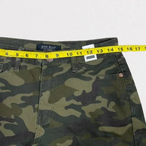 Judy Blue NEW Women's High Rise Camo Denim Jean Stretch Shorts Size L - Picture 9 of 11